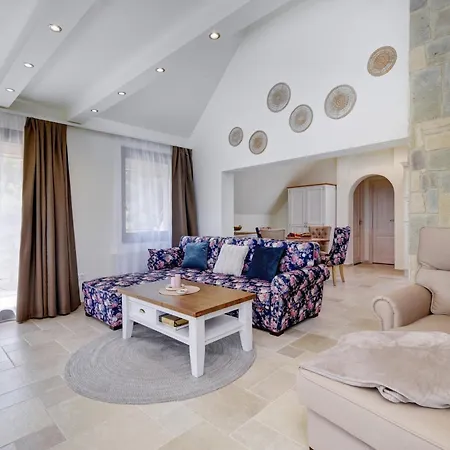 Viano Lägenhet Kisapati